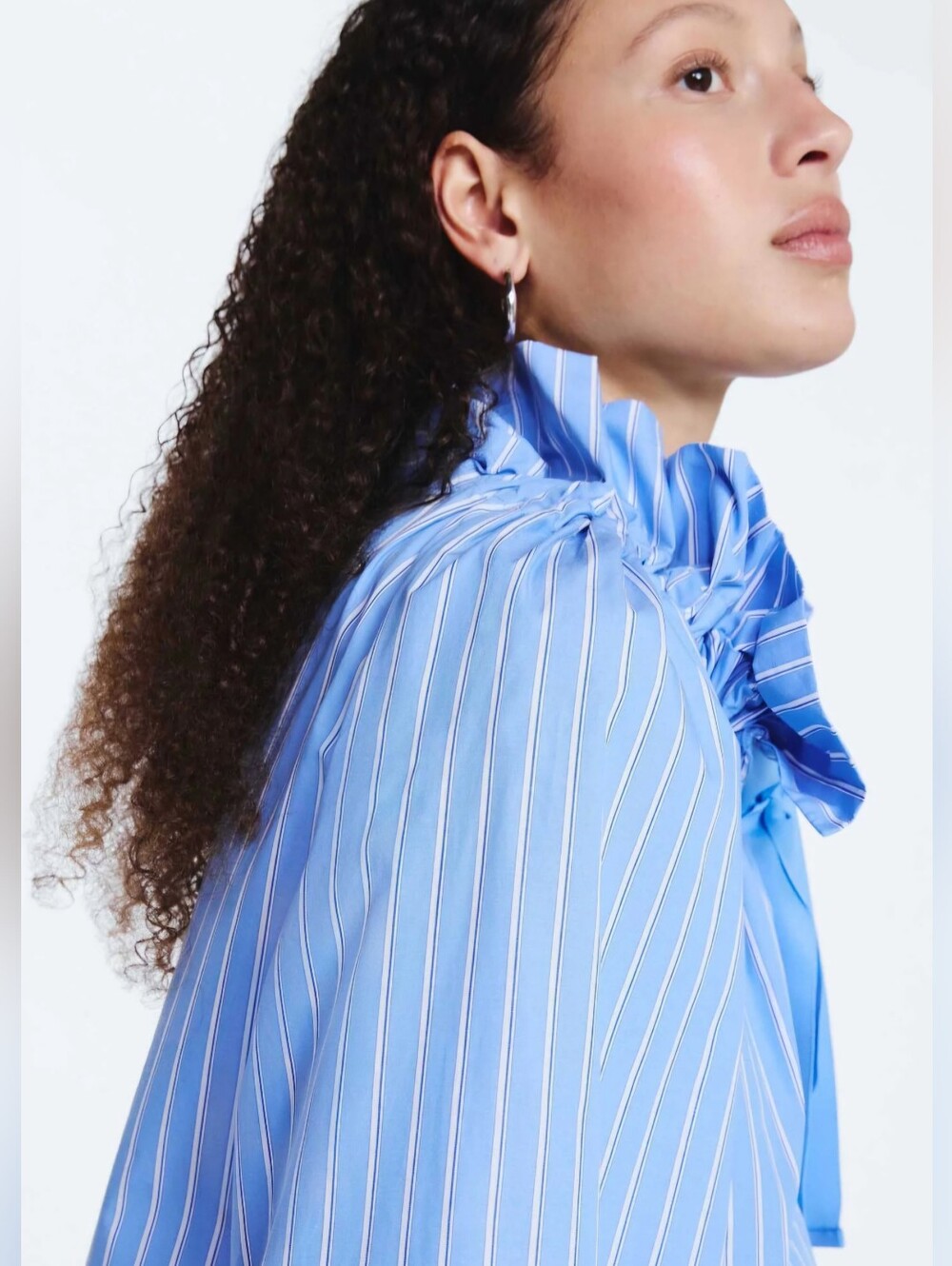 Free Assembly Women's Ruffle Tie Neck Cotton Blouse Blue Stripe XXL(20) NWT - Picture 6 of 7